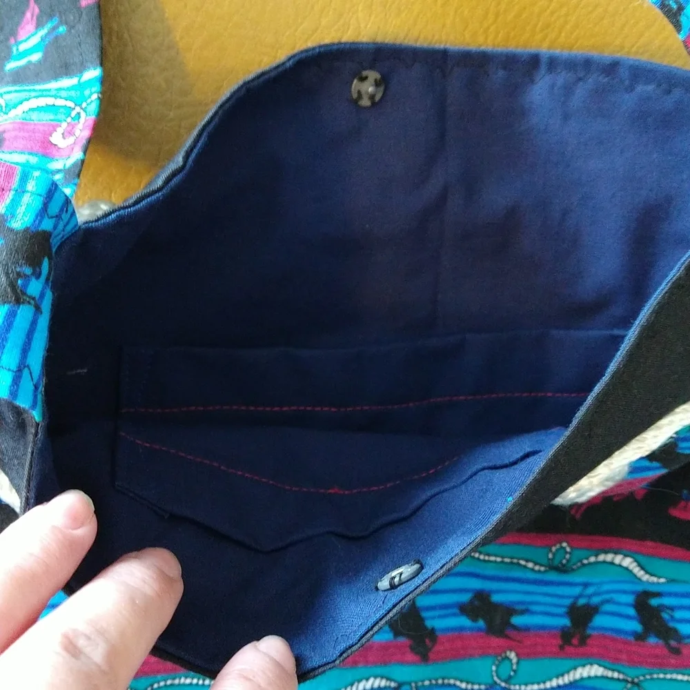 Cloth Western Crossbody Bag - Picture 4 of 4